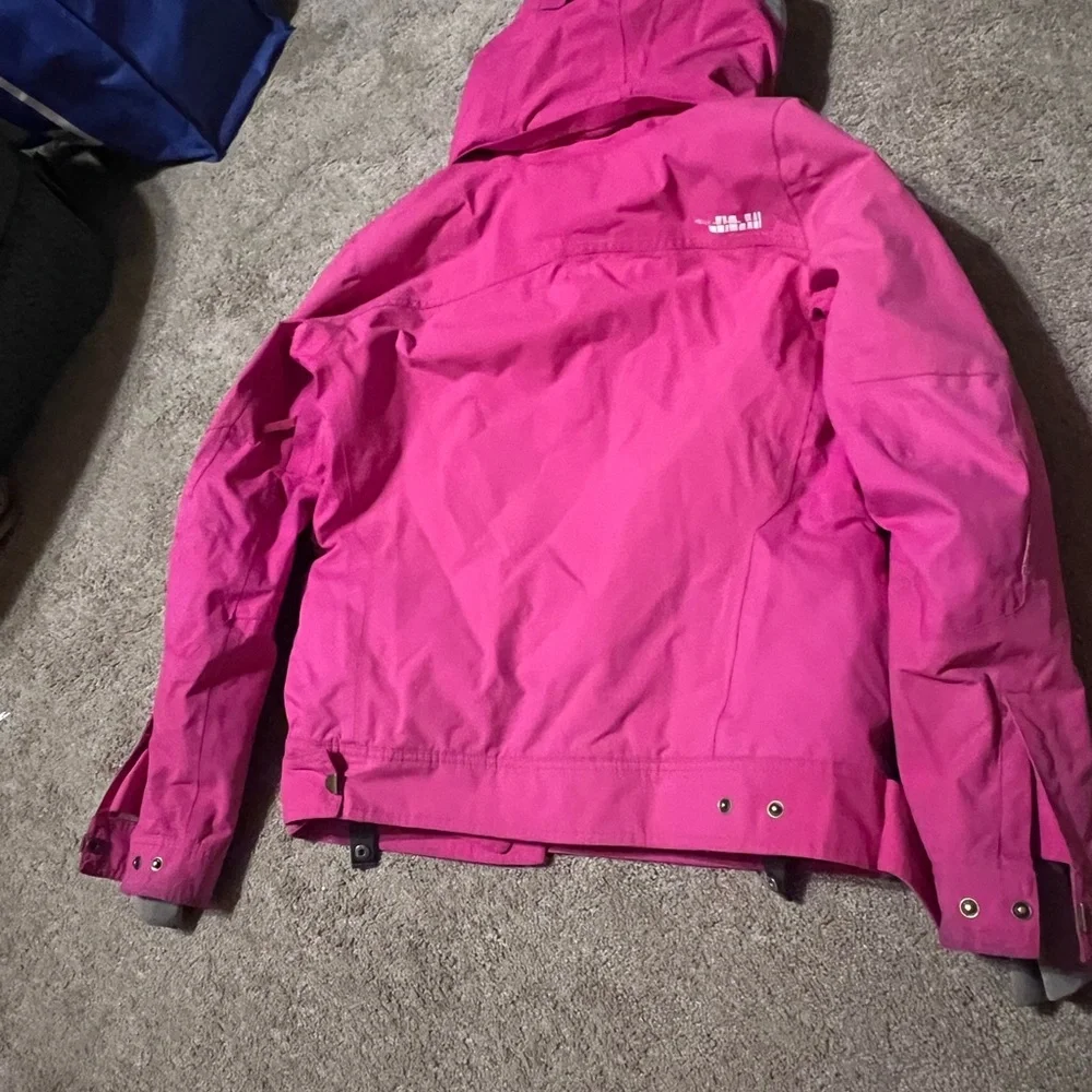 Helly Hansen Bright Pink Women's Hooded Ski Jacket - Picture 5 of 9